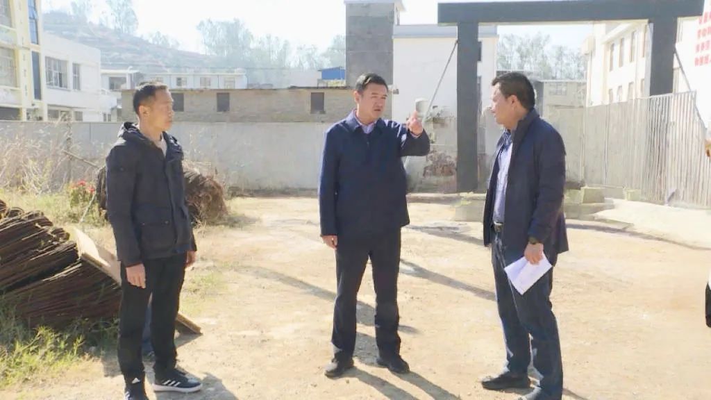 杨军调研教育重点项目建设工作
